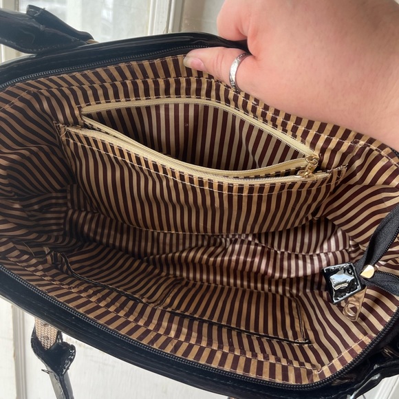 Leopard Print Tote - Picture 4 of 8